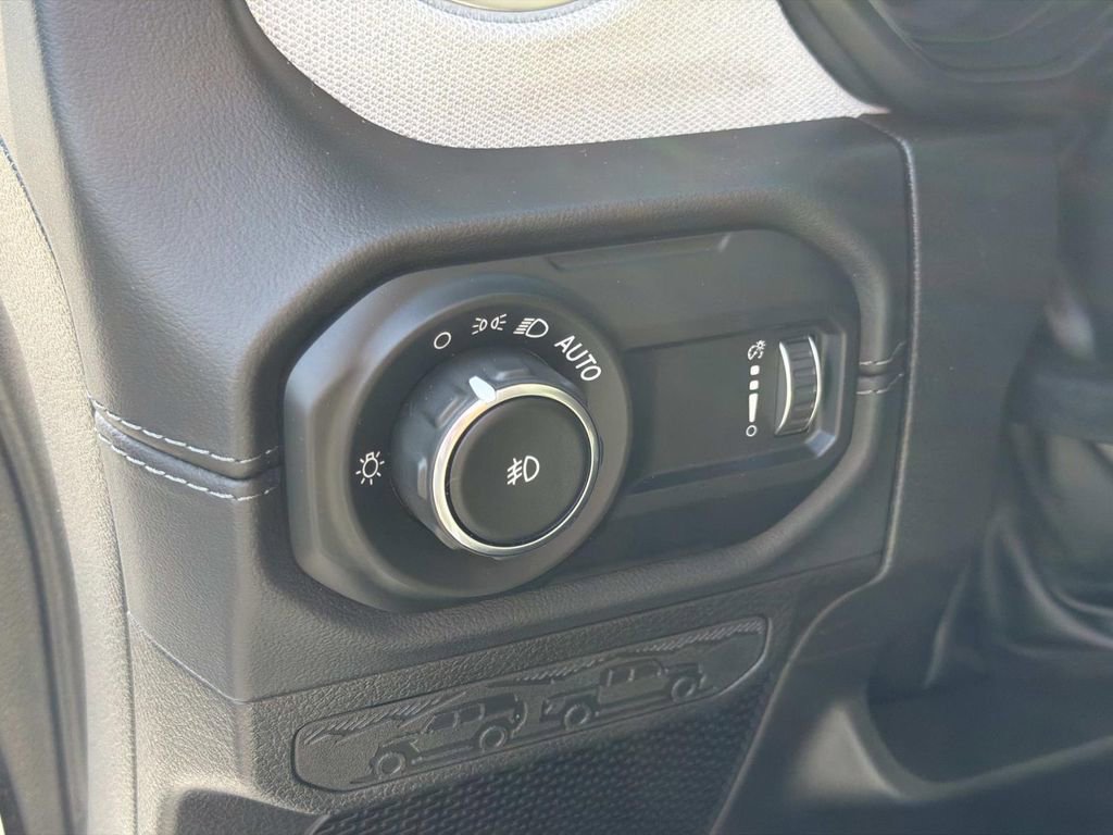 Used 2024 Jeep Wrangler Sahara w/ Technology Group AWD/4WD image 24