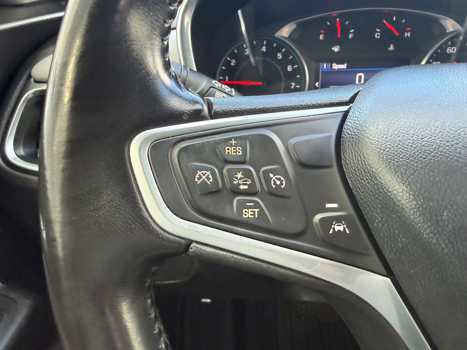 Used 2022 Chevrolet Equinox LT AWD/4WD image 18