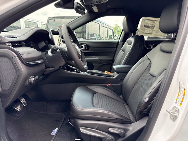 New 2026 Jeep Compass Latitude AWD/4WD image 13