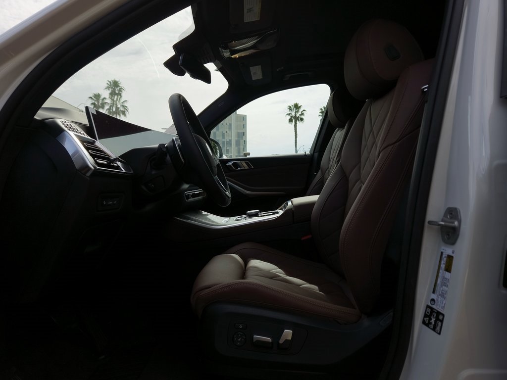 New 2026 BMW X5 xDrive40i w/ Parking Assistance Package image 9
