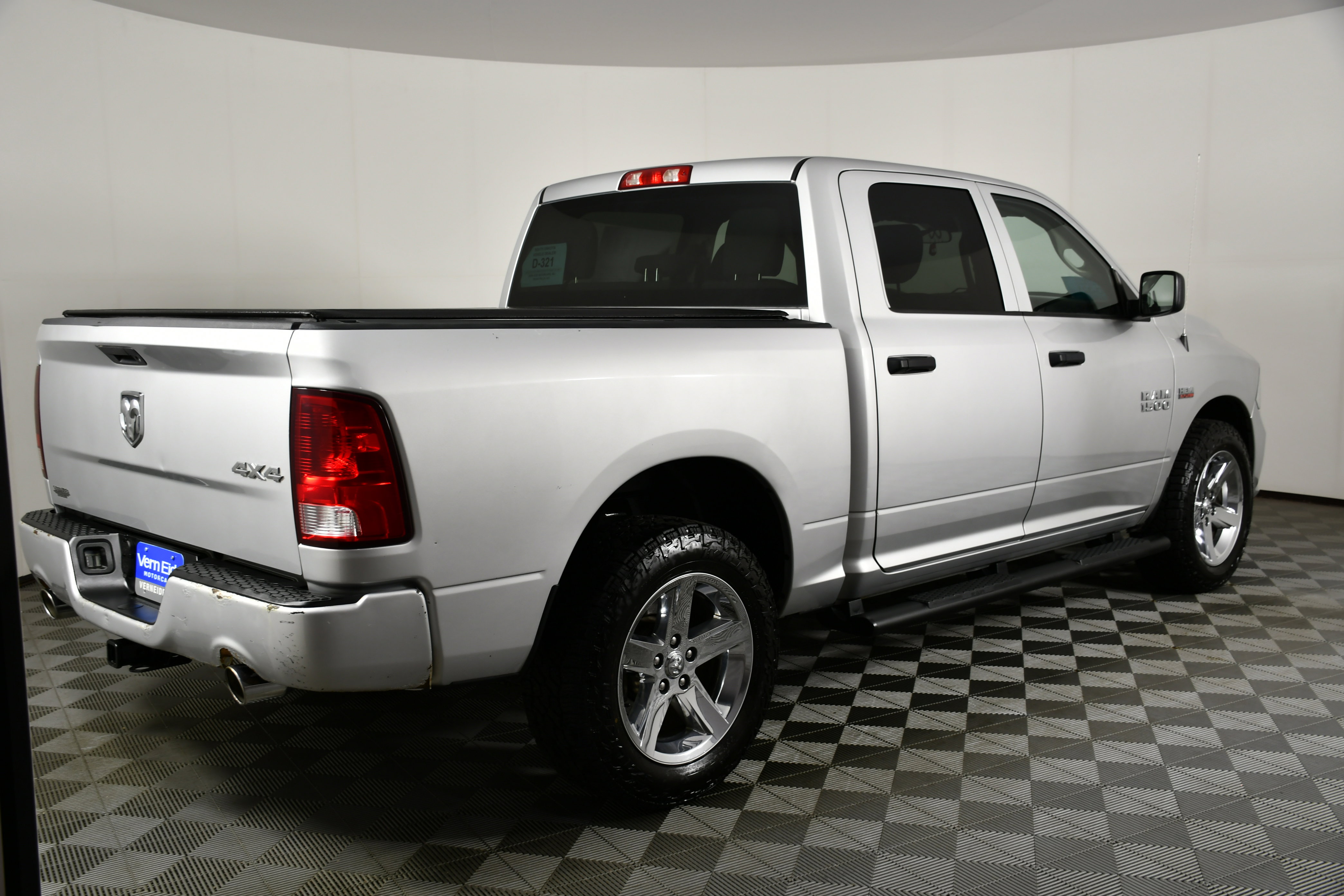 Used 2017 RAM 1500 Express w/ Express Value Package image 6