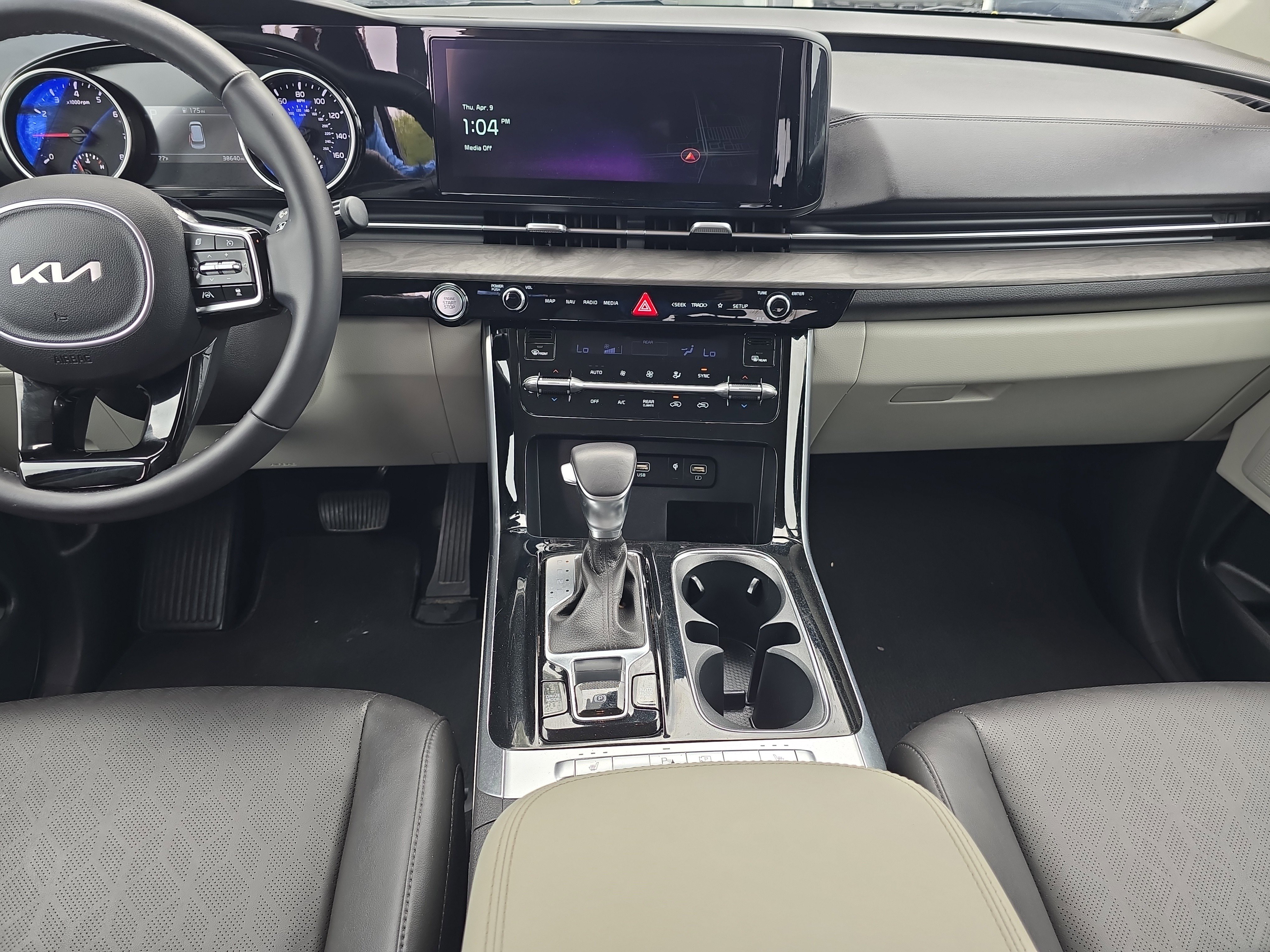 Certified 2023 Kia Carnival EX image 15