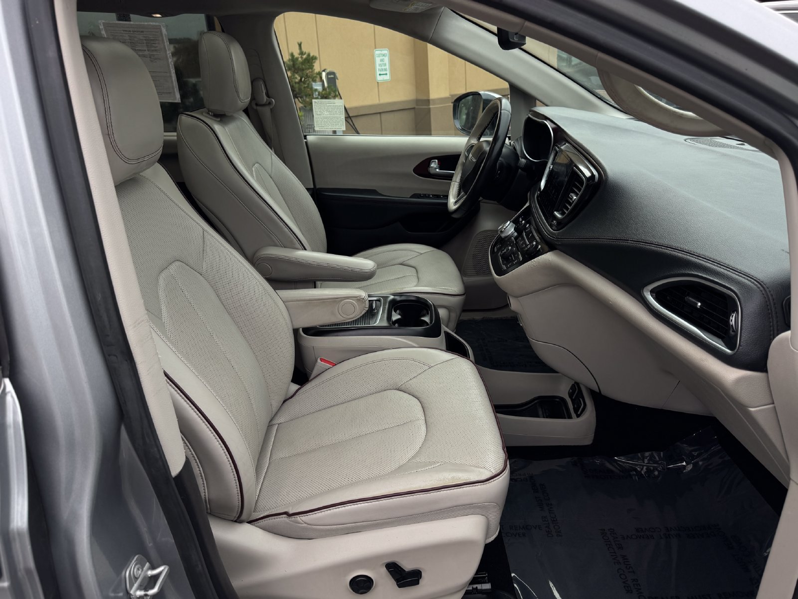 Used 2020 Chrysler Pacifica Limited FWD image 26