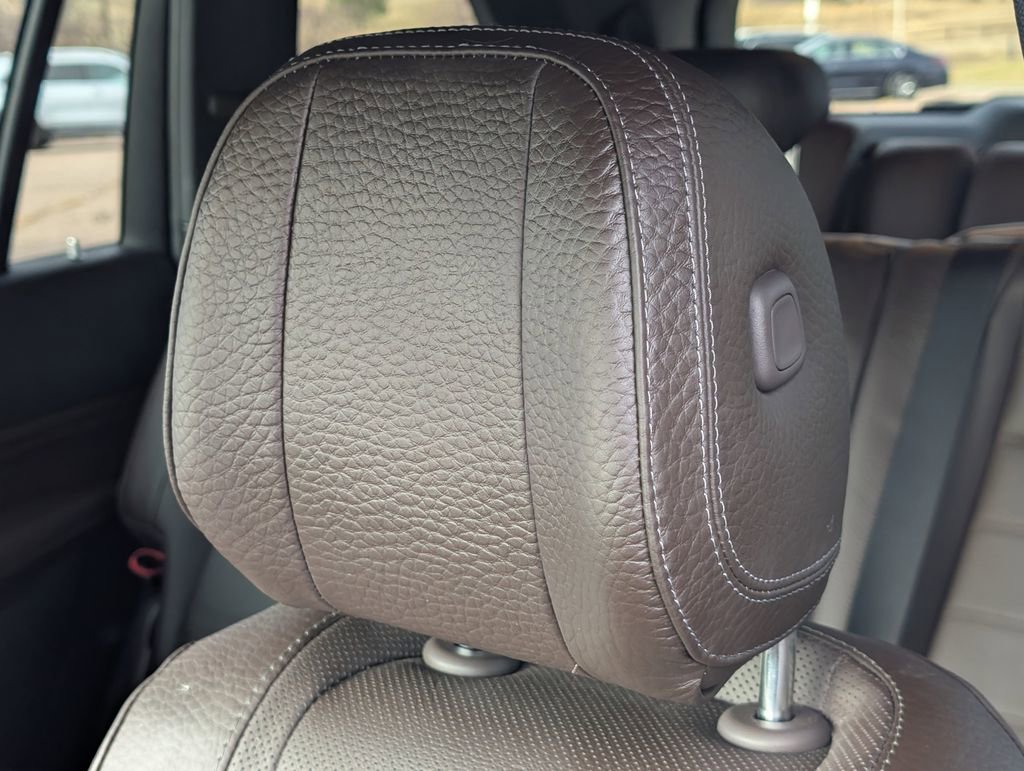 Used 2023 Mercedes-Benz GLS 580 4MATIC image 13