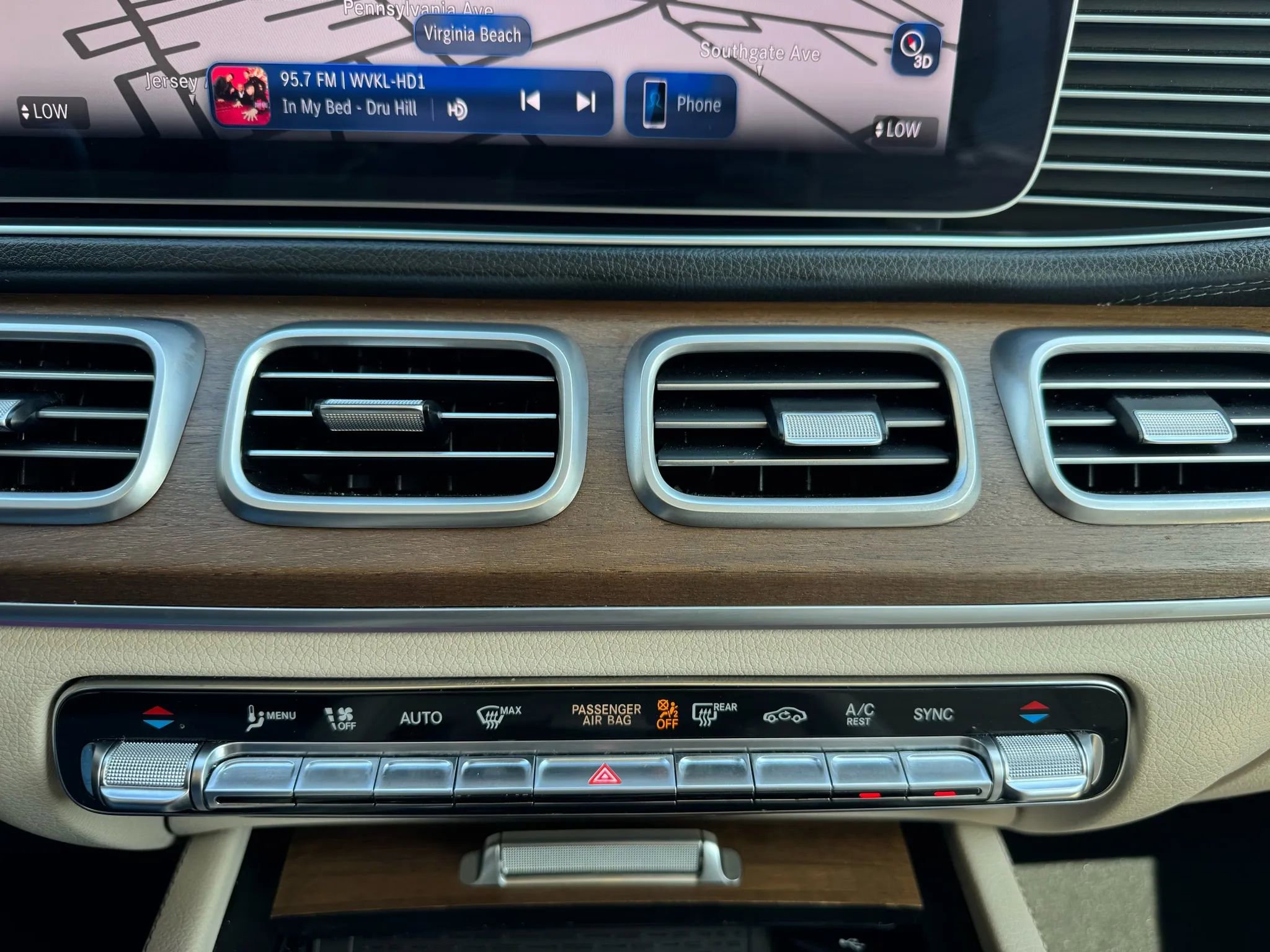Used 2024 Mercedes-Benz GLS 450 4MATIC image 20