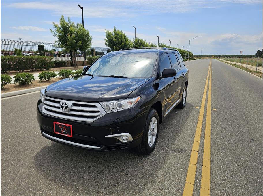 Used 2012 Toyota Highlander SE w/ Tow Pkg AWD/4WD image 3