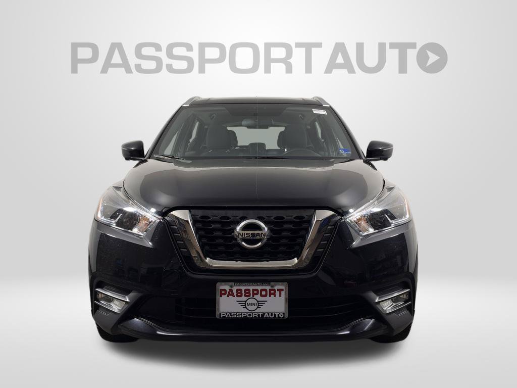 Used 2018 Nissan Kicks SR FWD image 2
