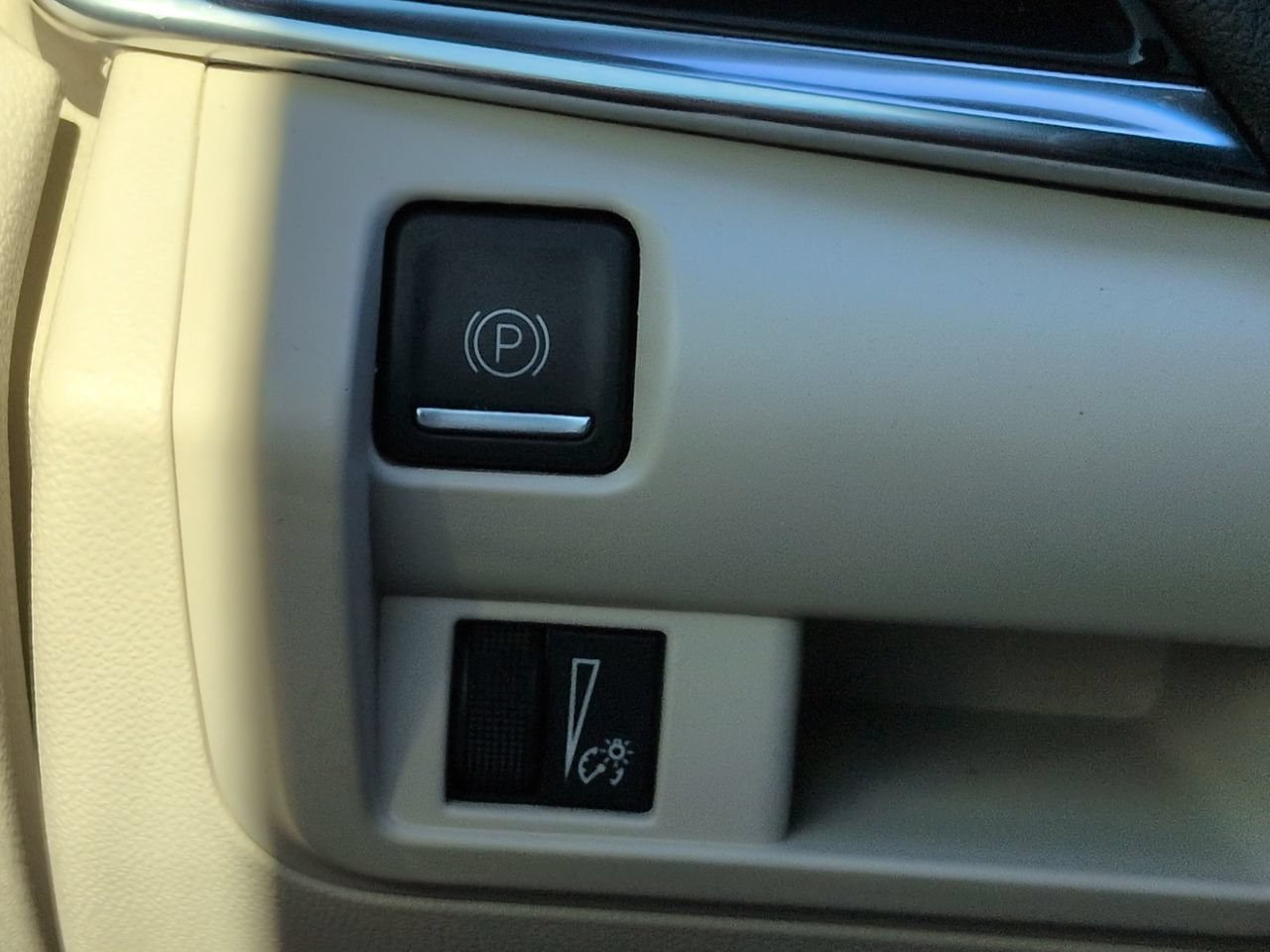 Used 2021 Cadillac CT4 Luxury w/ Sun And Sound Package RWD image 25
