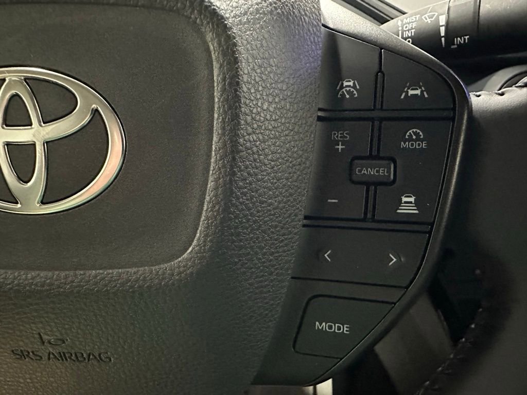 Used 2025 Toyota Prius LE FWD image 20