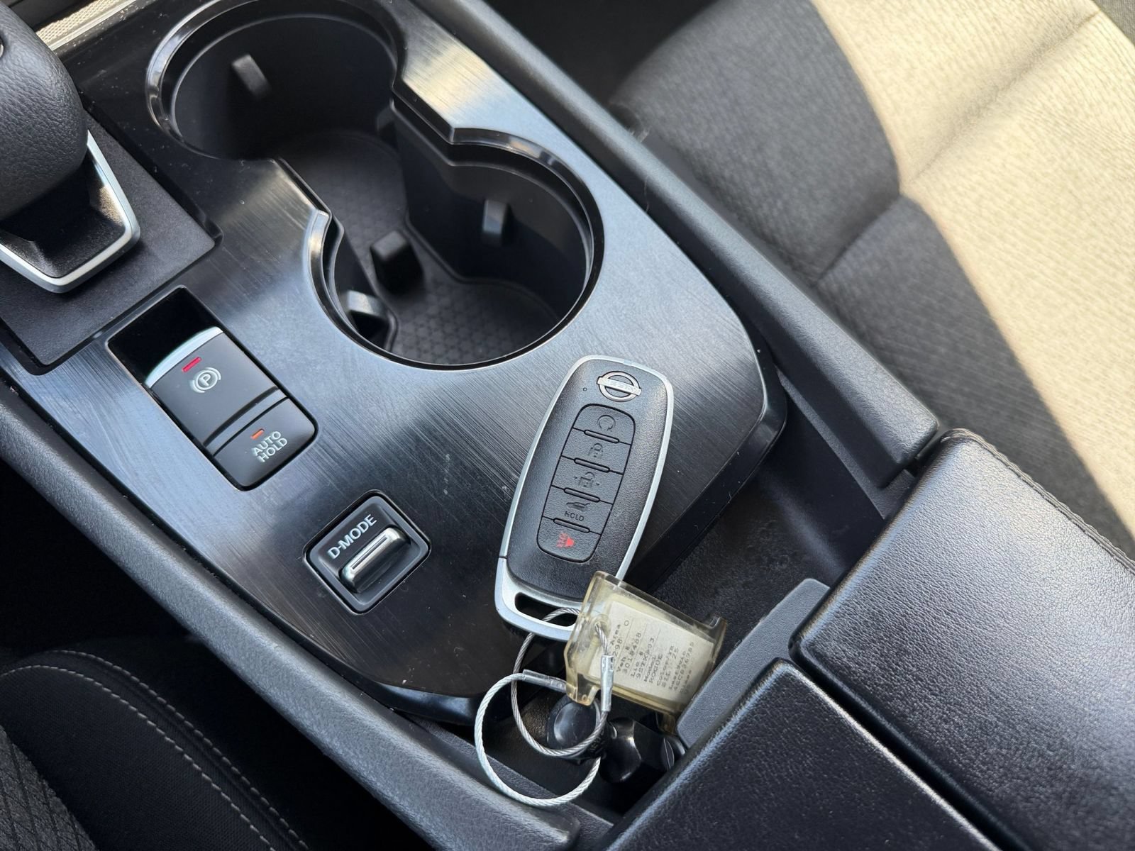 Used 2025 Nissan Rogue SV FWD image 21
