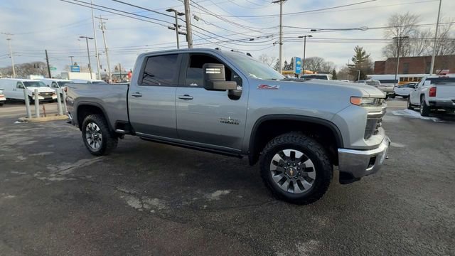 Used 2024 Chevrolet Silverado 2500 LT w/ Texas Edition image 2