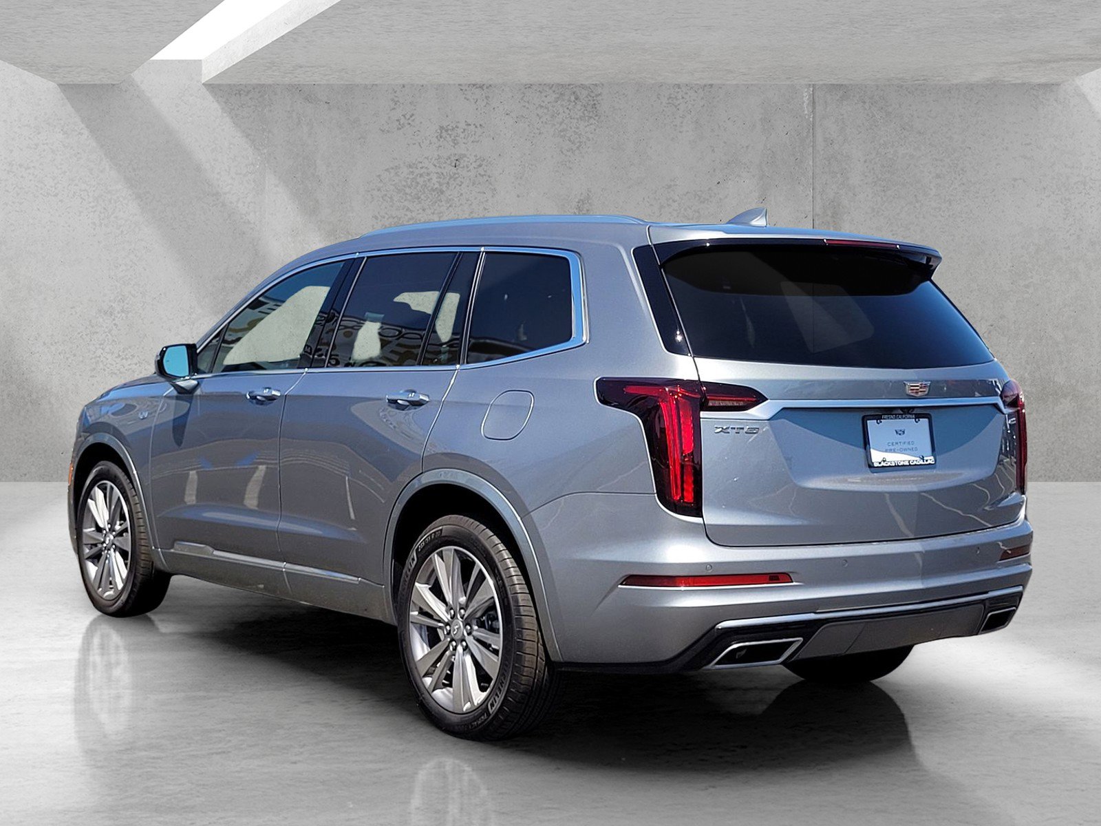 Certified 2025 Cadillac XT6 Premium Luxury image 6