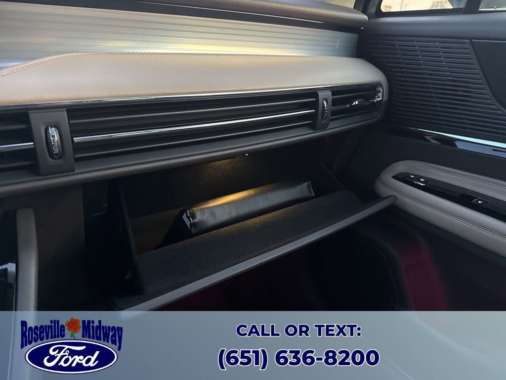 Used 2022 Lincoln Corsair AWD w/ Premium Package image 19