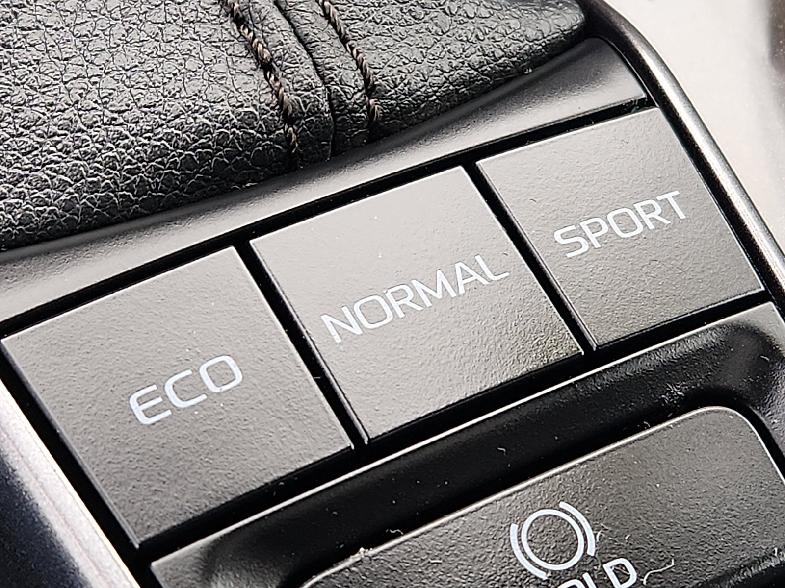 Used 2022 Toyota Camry XSE w/ Navigation Package image 23