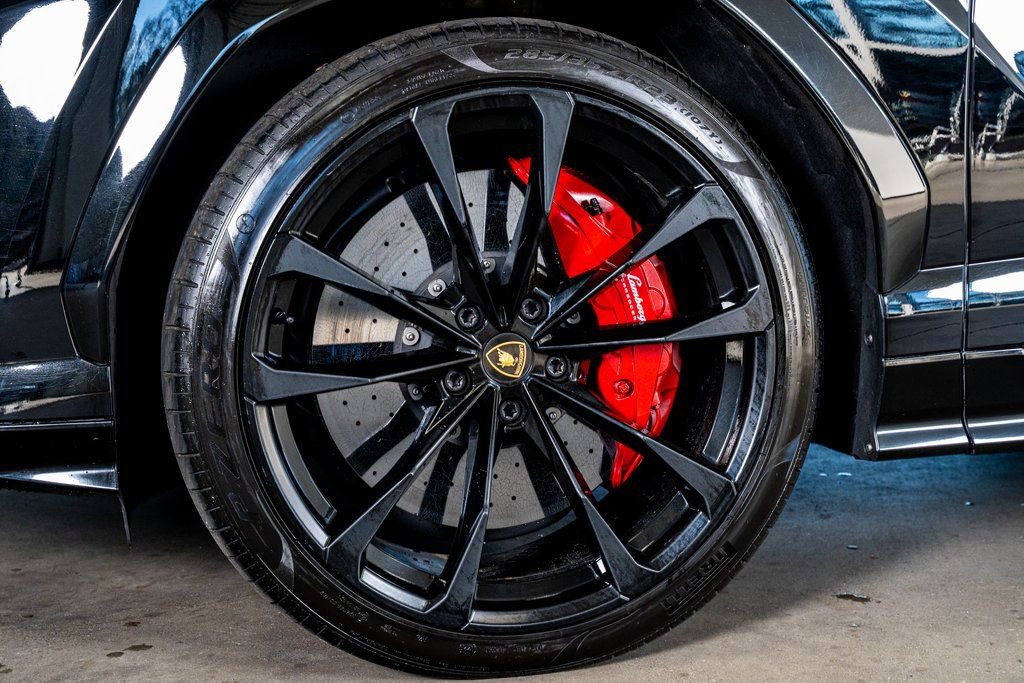 Used 2021 Lamborghini Urus image 10