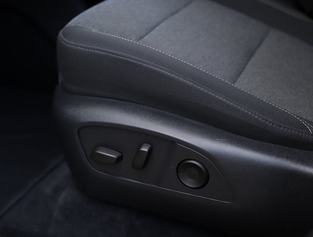 Used 2025 GMC Acadia Elevation image 23