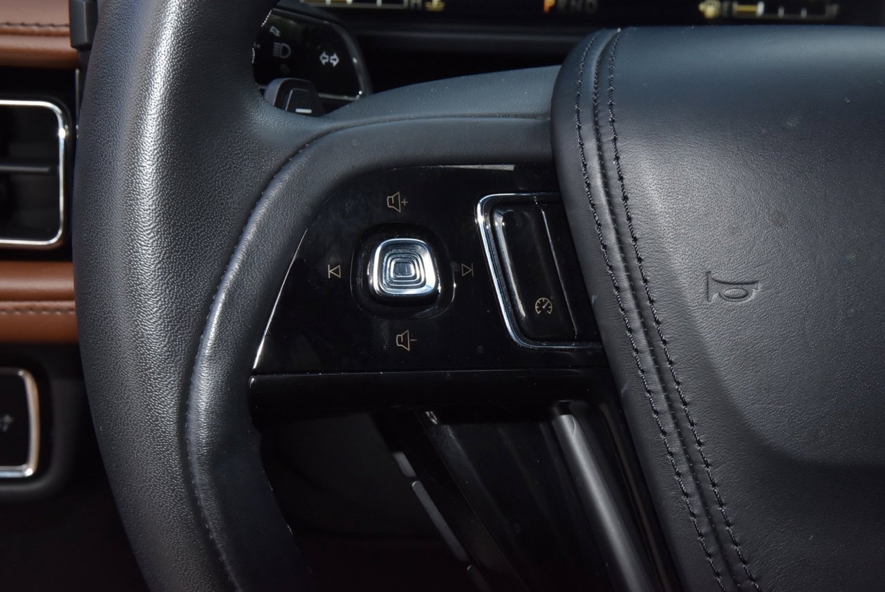 Certified 2024 Lincoln Aviator Reserve AWD/4WD image 24