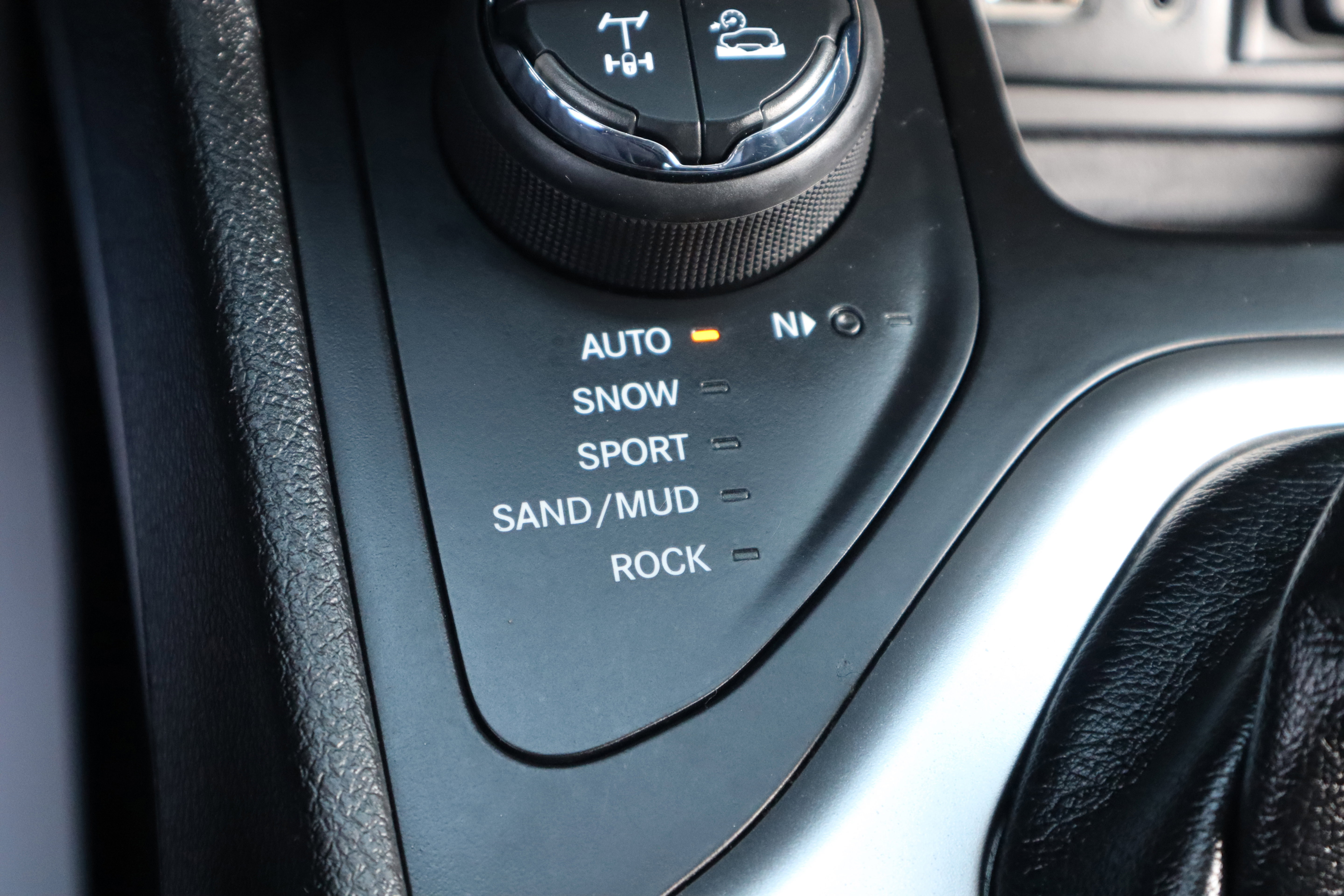 Used 2017 Jeep Cherokee Trailhawk w/ Trailer Tow Group image 21