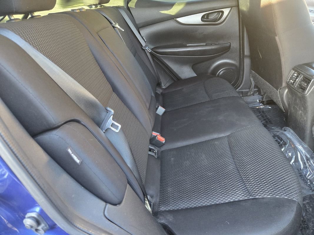 Used 2020 Nissan Rogue Sport S image 22