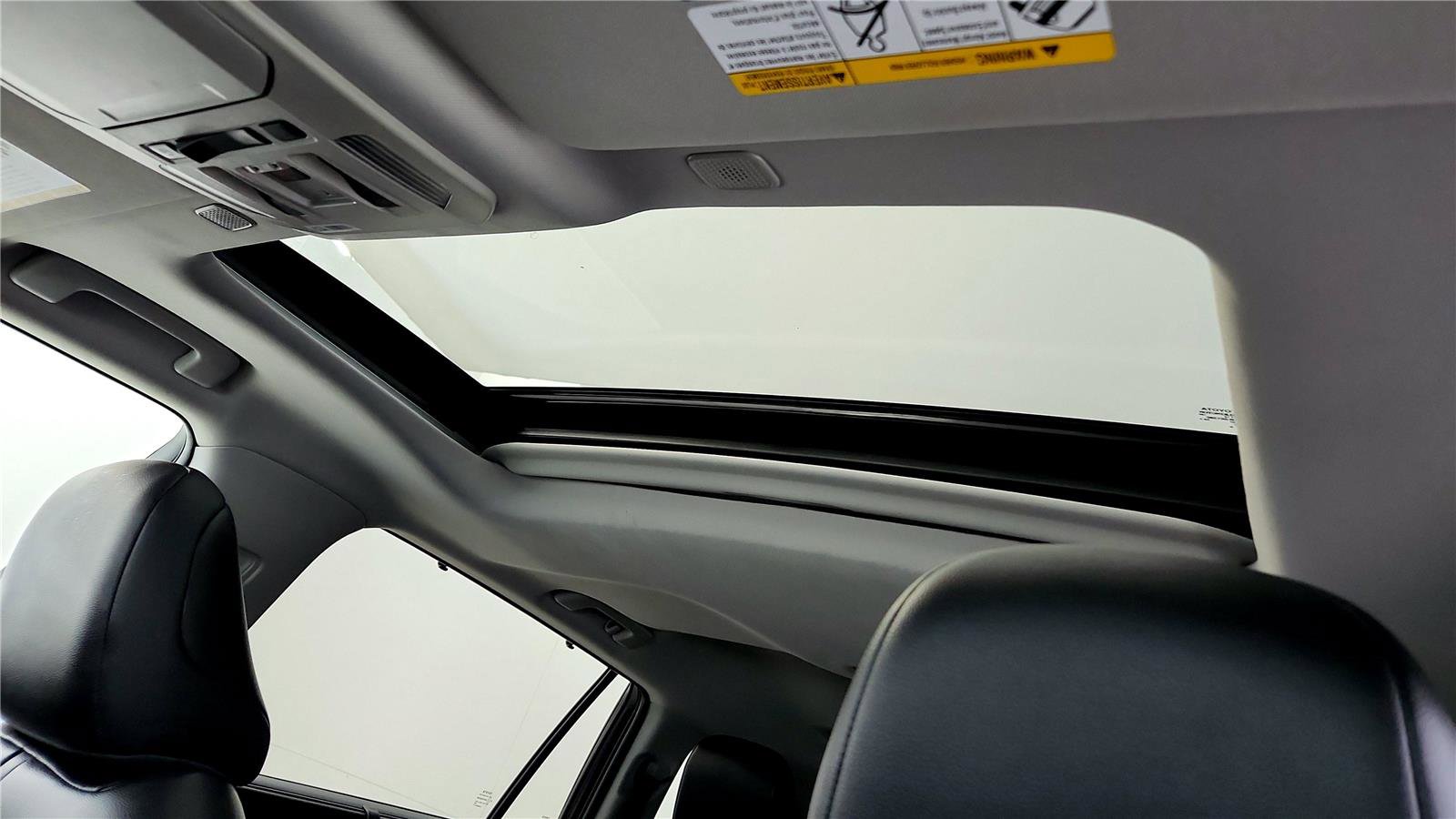 Used 2024 Toyota Highlander XLE image 27