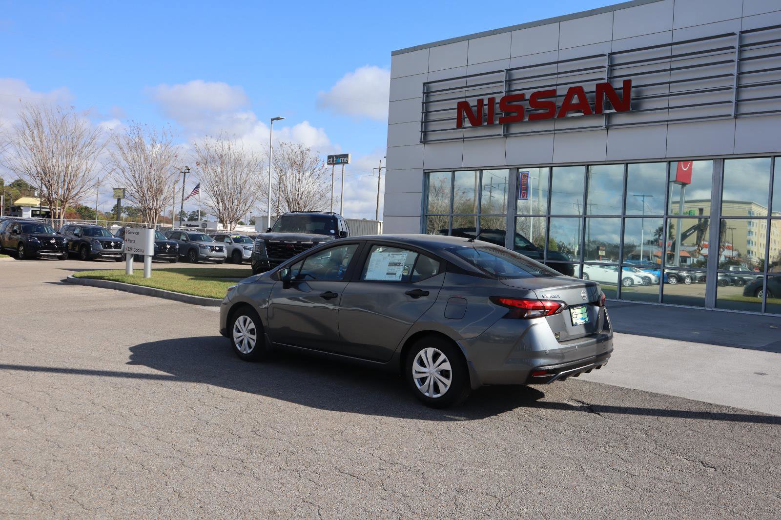 Used 2025 Nissan Versa S w/ Trunk Package image 4