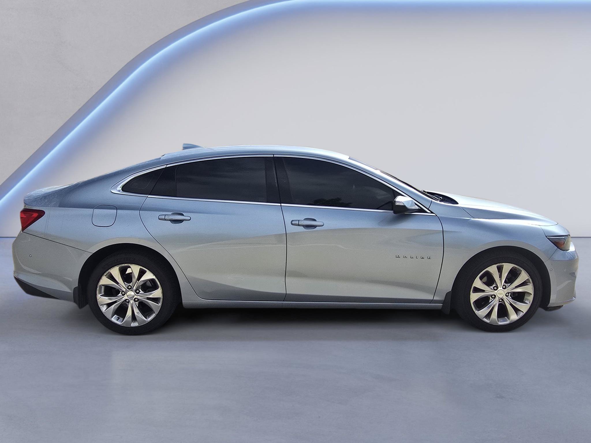 Used 2017 Chevrolet Malibu Premier w/ Driver Confidence Package FWD image 7