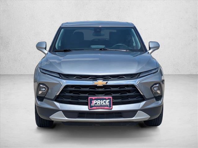 Used 2025 Chevrolet Blazer LT AWD/4WD image 2