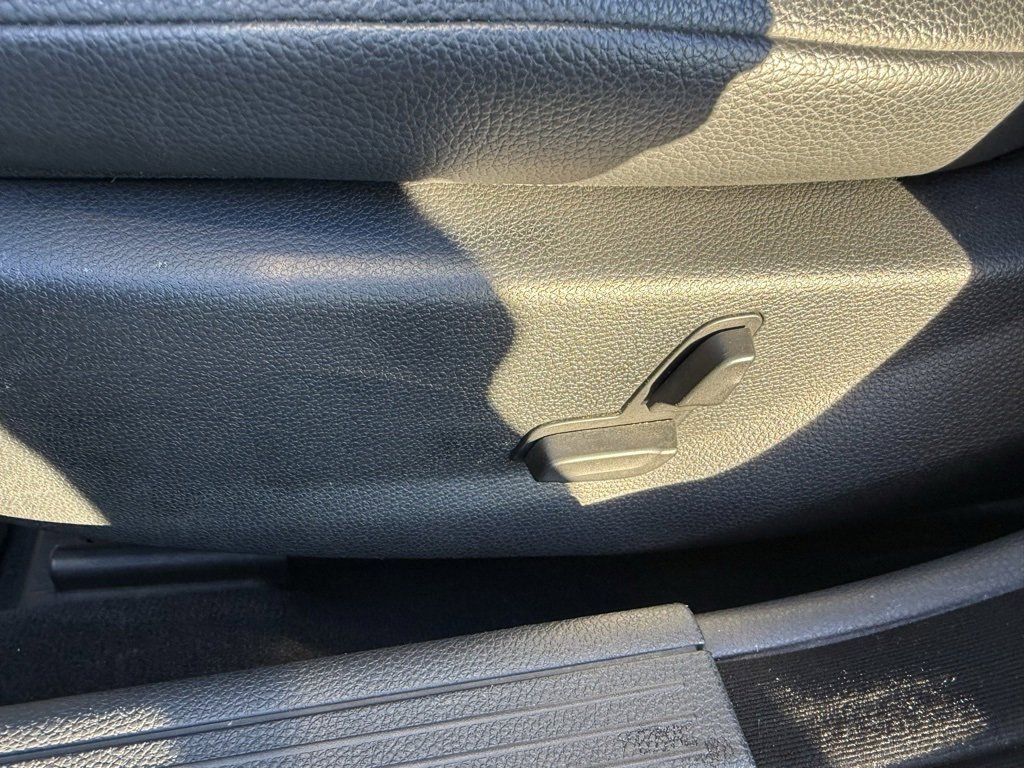 Used 2008 Mercedes-Benz C 300 Sedan image 15