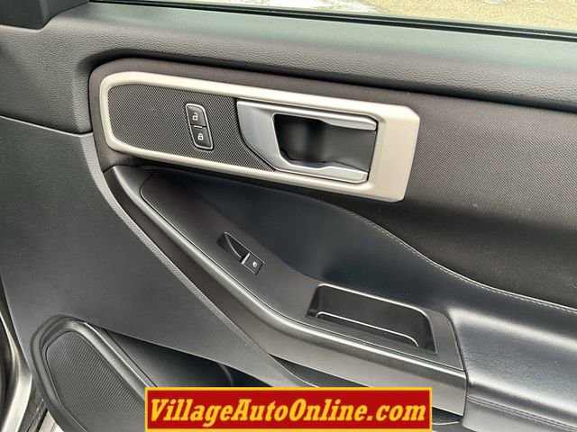 Used 2020 Ford Explorer XLT w/ Comfort Package image 44