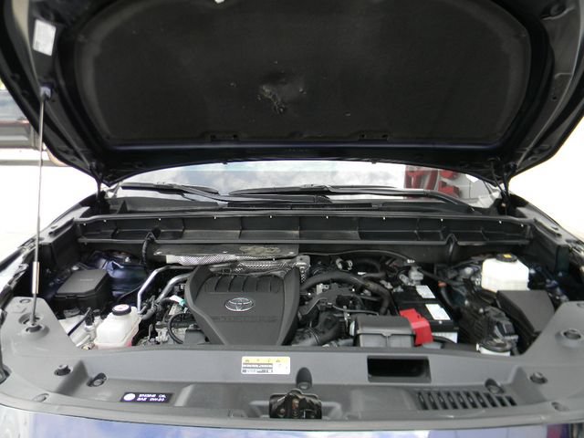 Used 2023 Toyota Highlander XLE AWD/4WD image 7