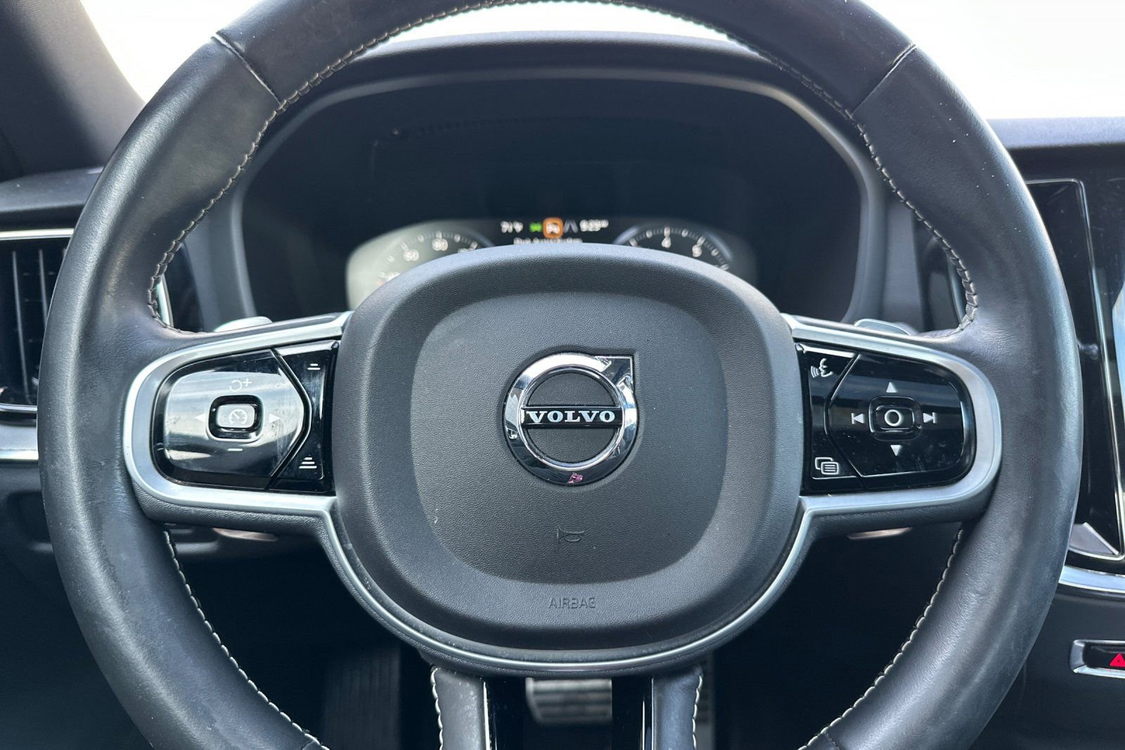 Used 2019 Volvo S60 T5 R-Design image 22