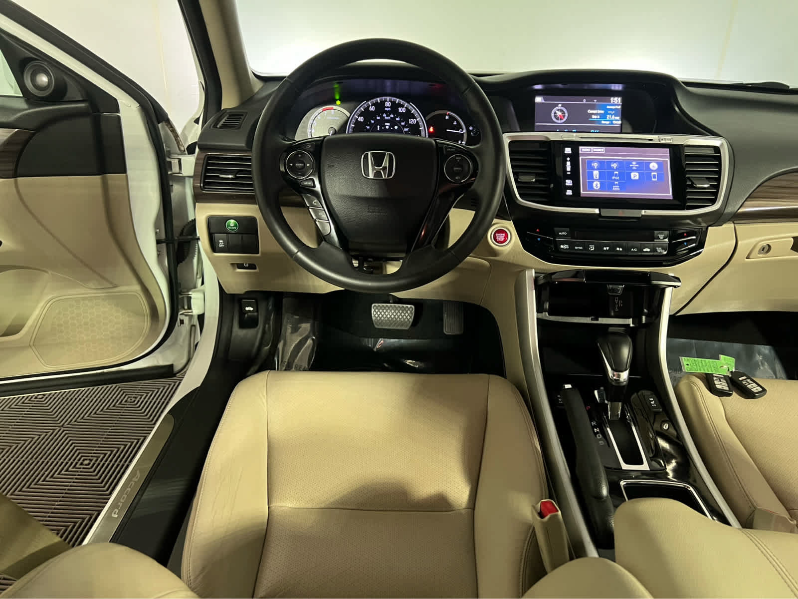 Used 2017 Honda Accord EX-L image 13
