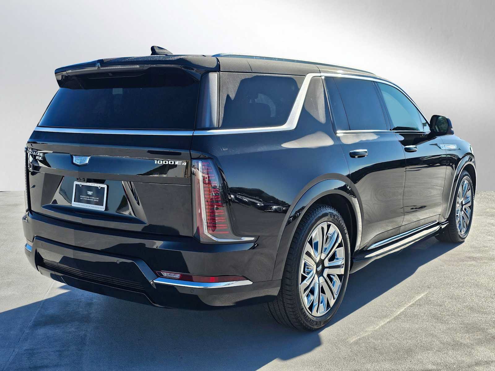 New 2026 Cadillac Escalade IQL Luxury w/ LPO, Radiant Package AWD/4WD image 3