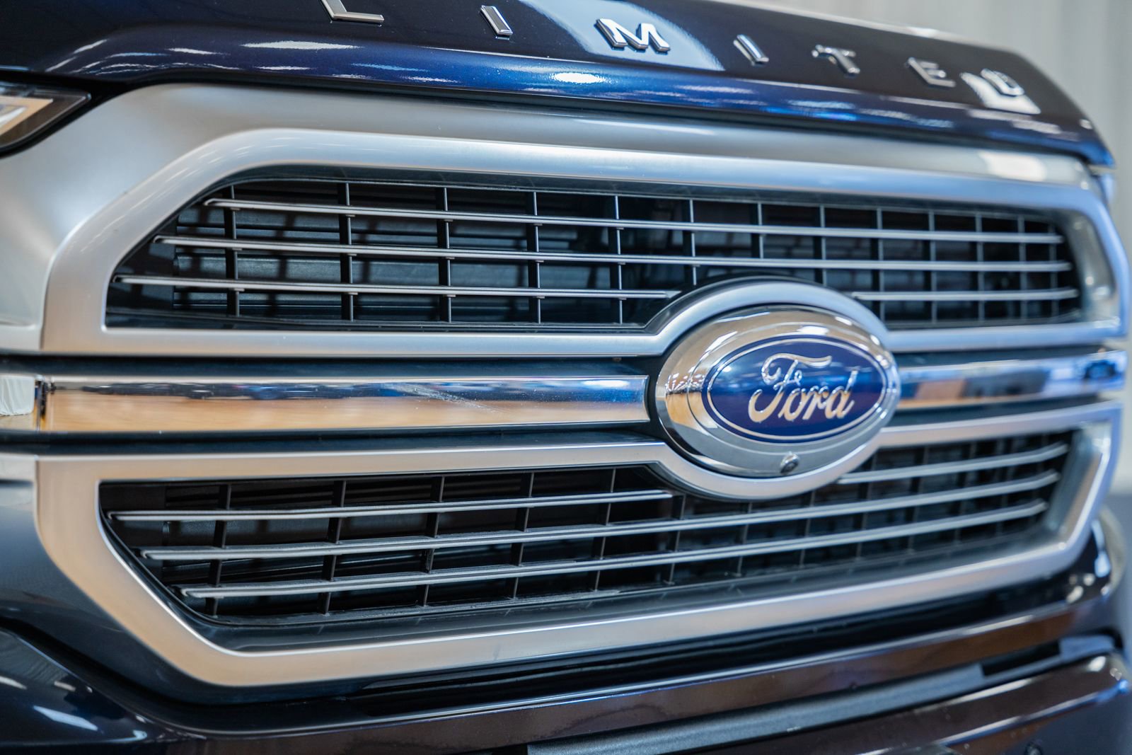 Used 2023 Ford F150 Limited image 13