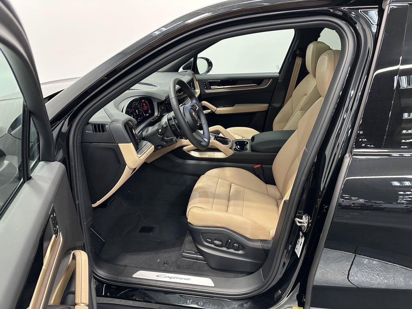 New 2026 Porsche Cayenne AWD/4WD image 17