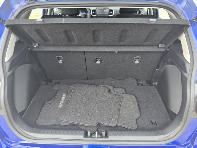 Used 2024 Hyundai Venue SE FWD image 15