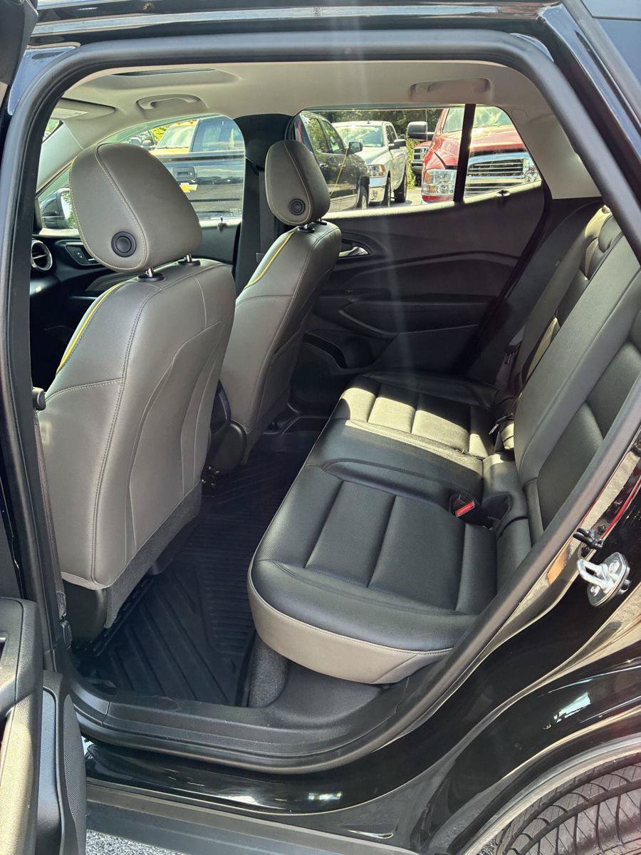 Used 2025 Chevrolet Trax ACTIV w/ Sunroof Package FWD image 16