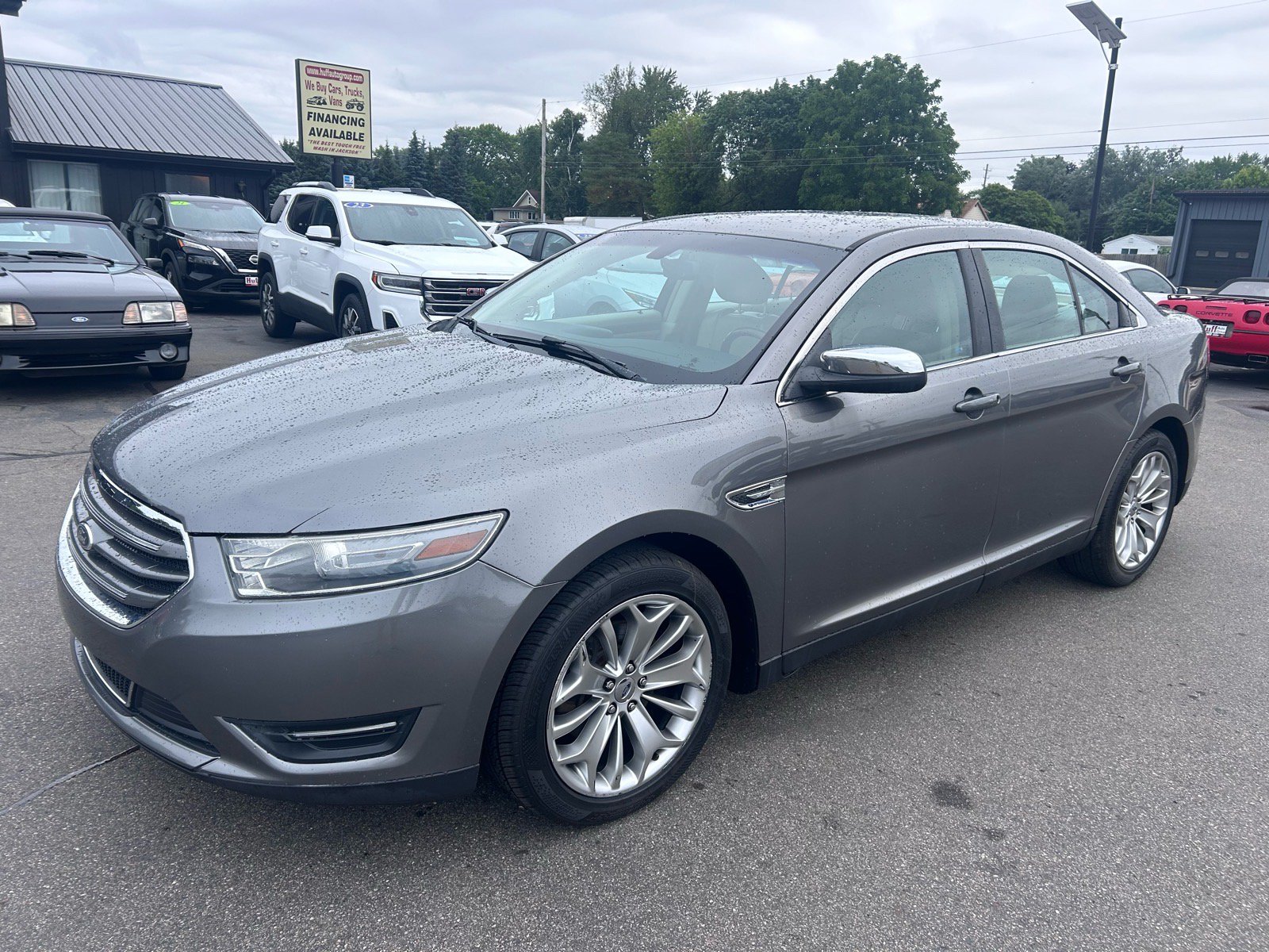 Used 2013 Ford Taurus Limited FWD image 4