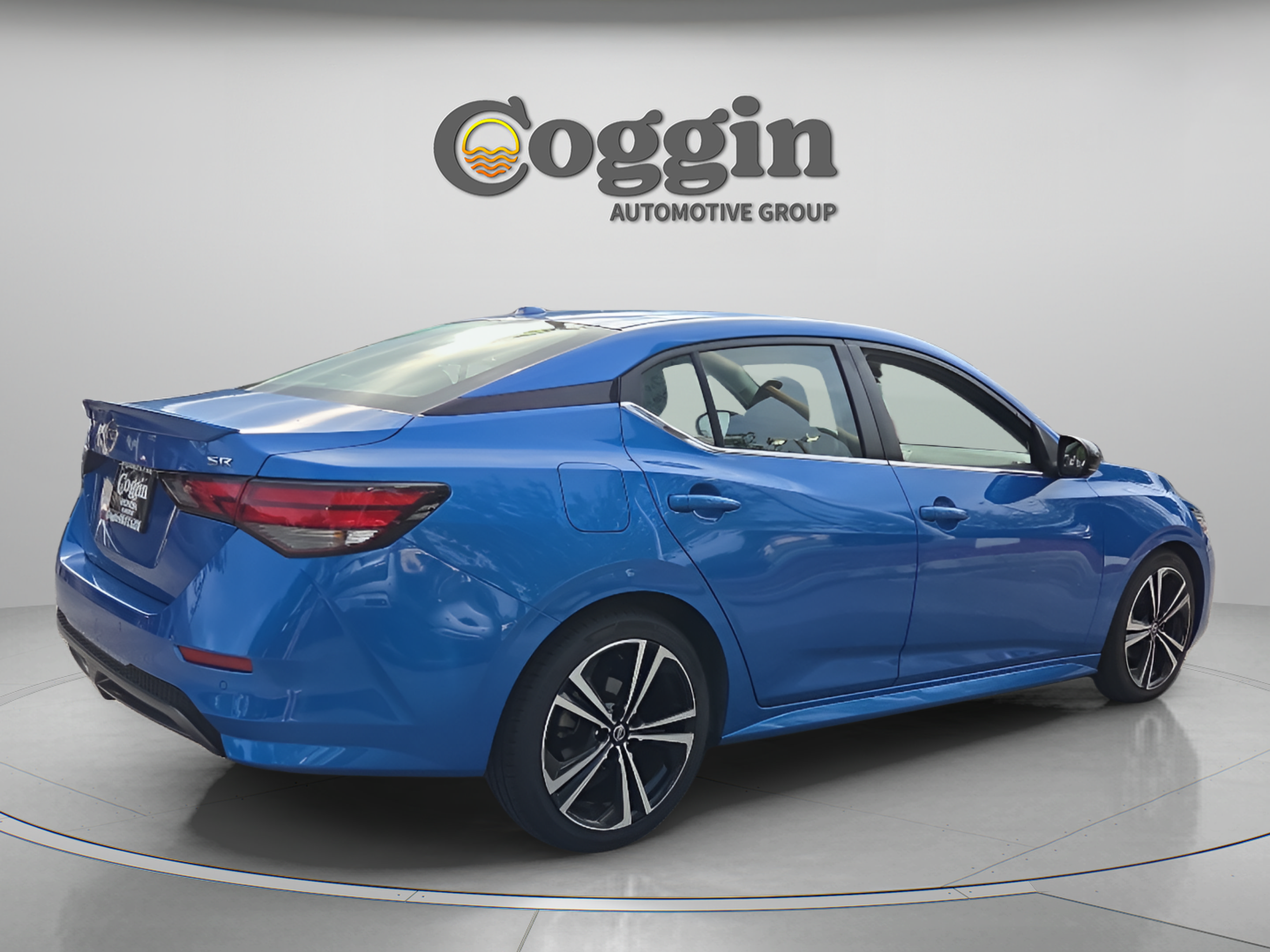 Used 2022 Nissan Sentra SR w/ Lighting Package FWD image 5