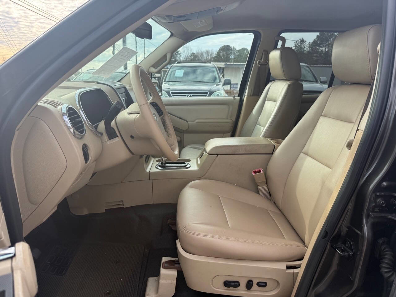 Used 2007 Ford Explorer Sport Trac Limited image 10