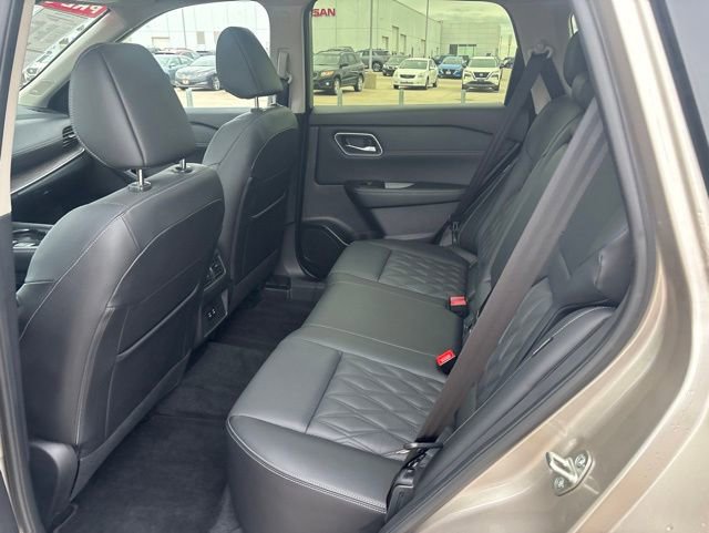 Used 2025 Nissan Rogue Platinum AWD/4WD image 10