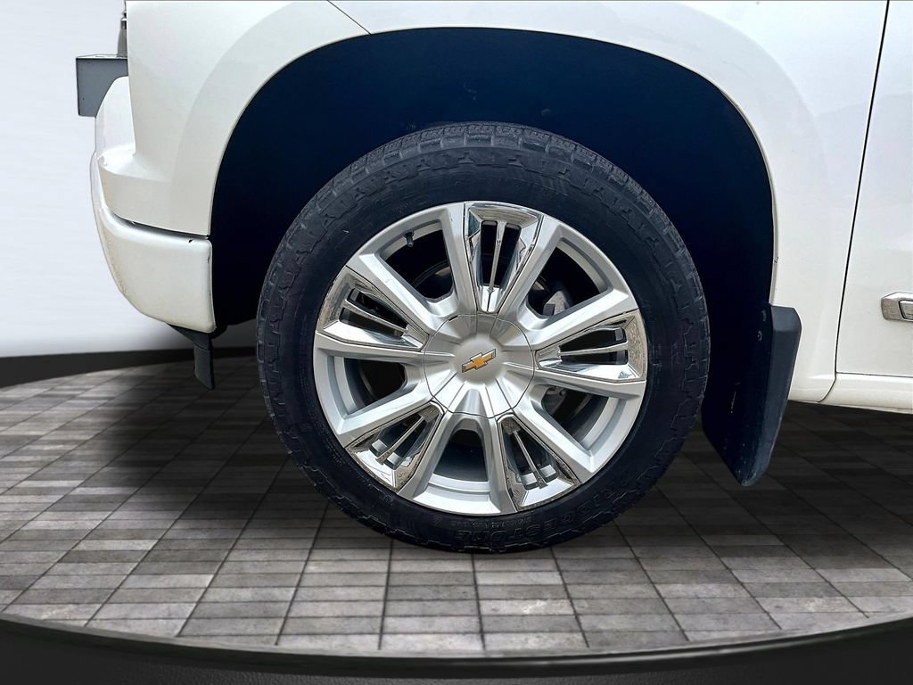 Used 2024 Chevrolet Silverado 1500 High Country w/ High Country Premium Package AWD/4WD image 37