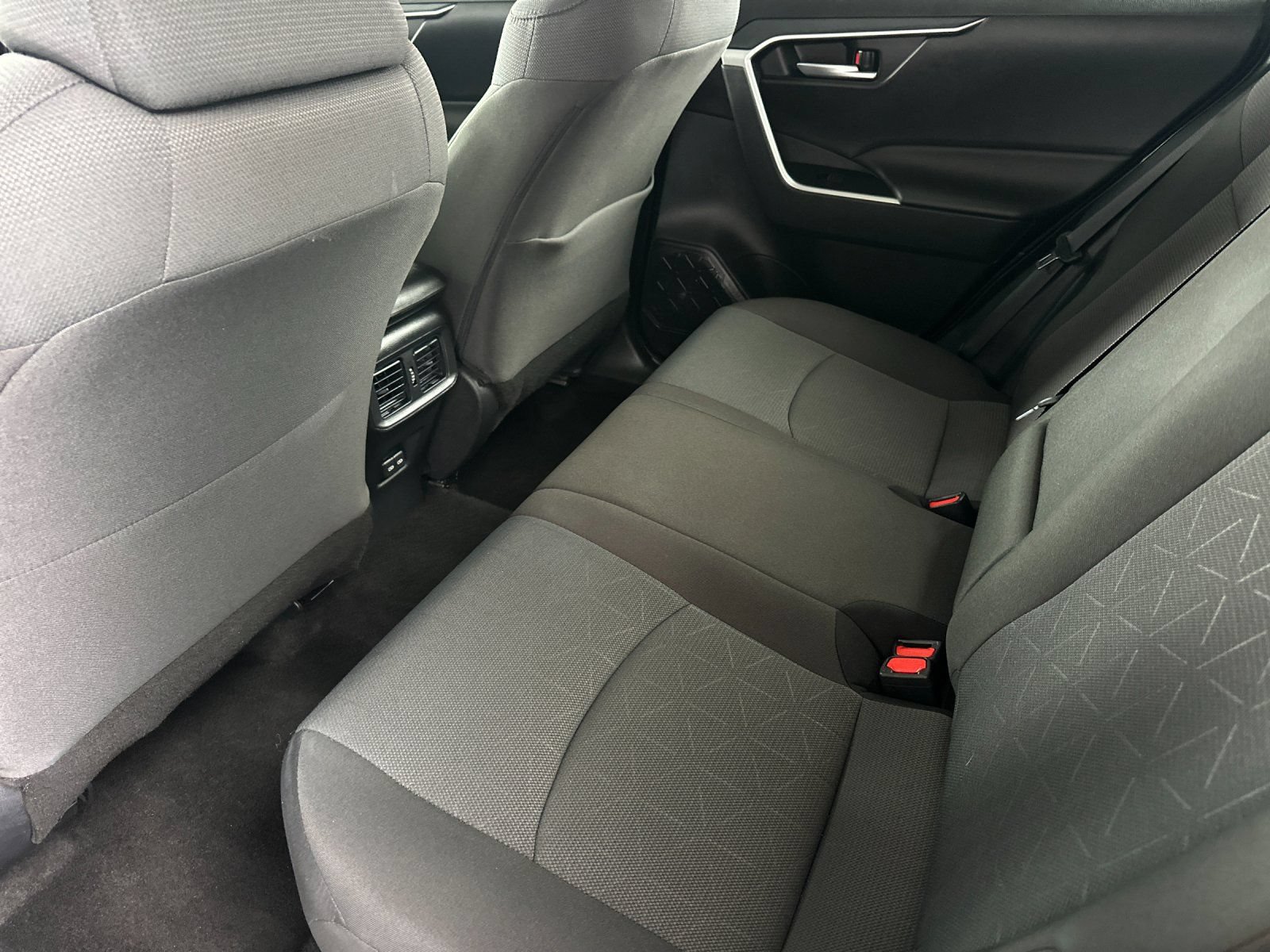 Used 2025 Toyota RAV4 XLE FWD image 10