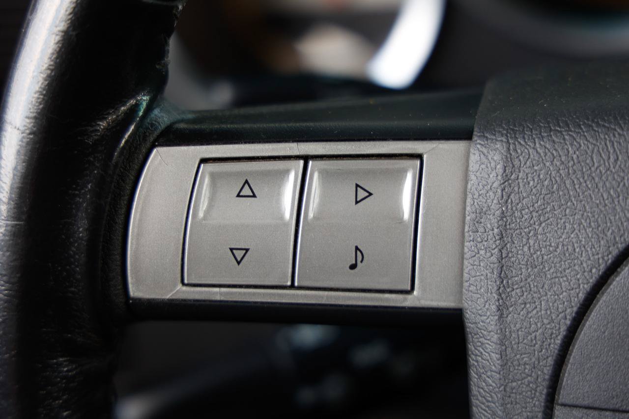 Used 2006 Dodge Magnum R/T w/ Convenience Group II RWD image 27