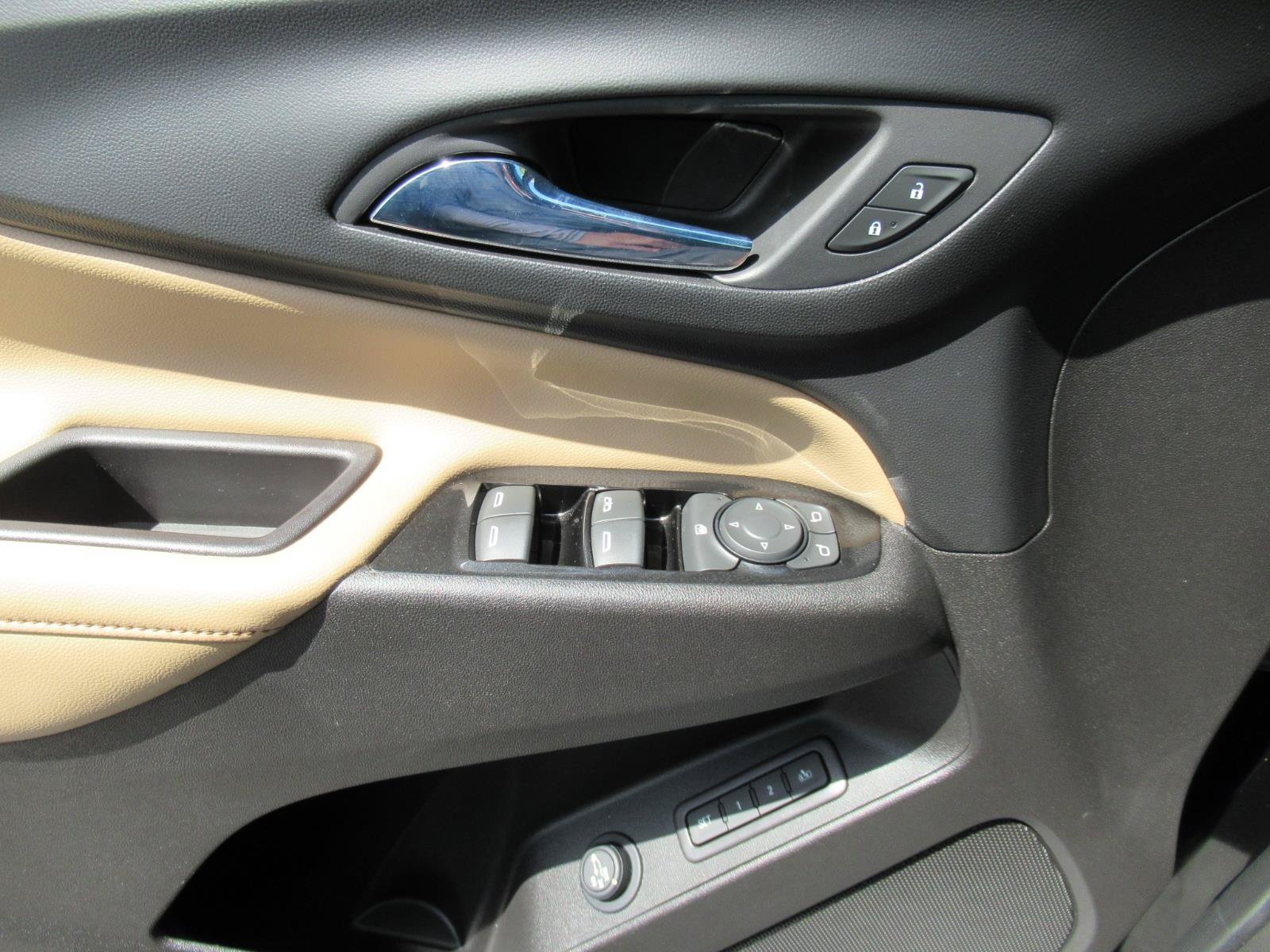 Used 2022 Chevrolet Equinox Premier AWD/4WD image 23