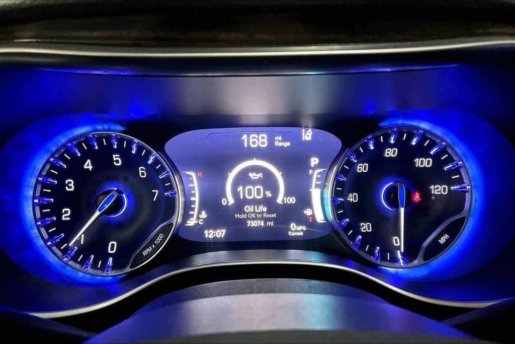 Used 2023 Chrysler Pacifica Limited image 19