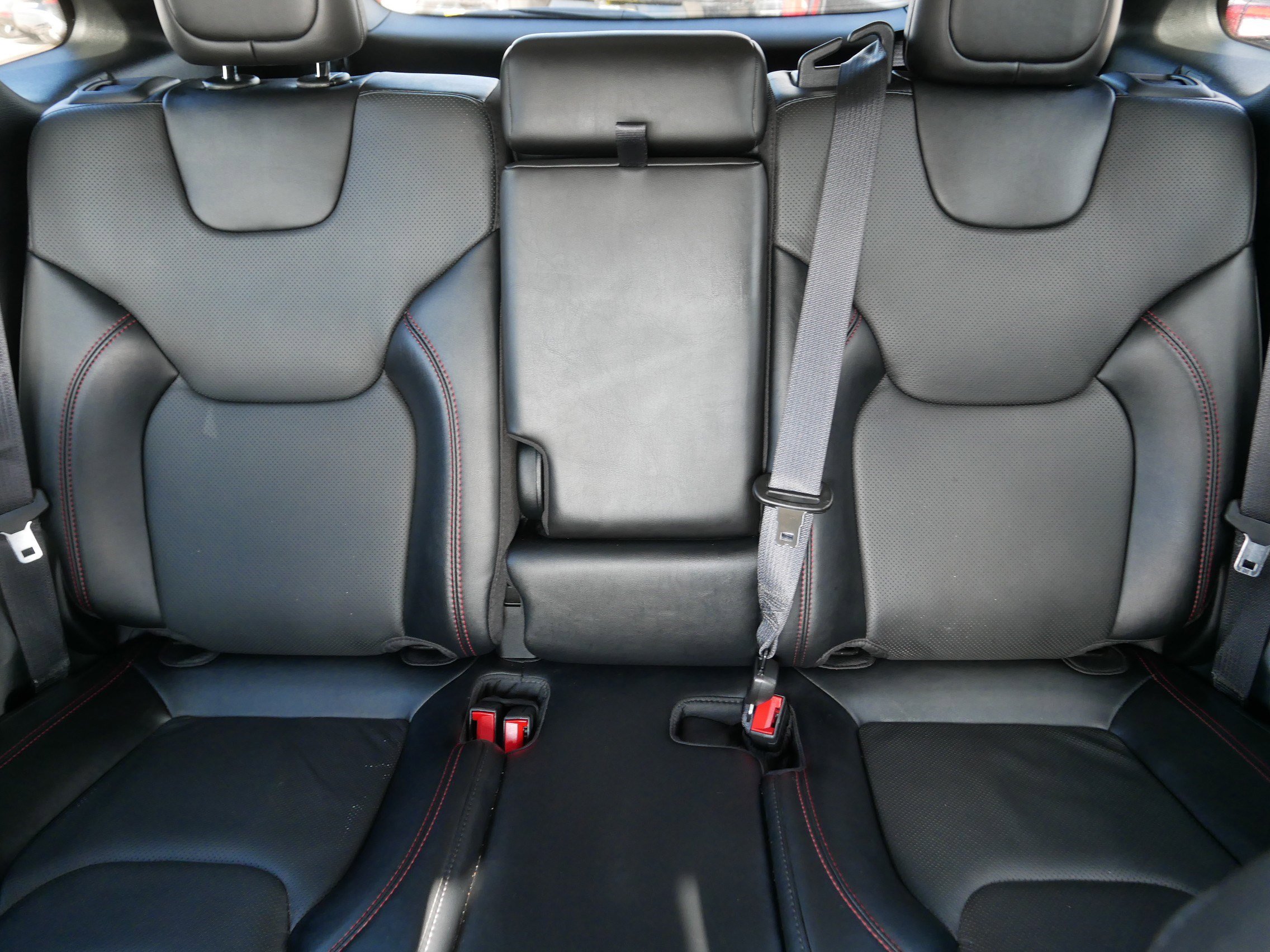 Used 2022 Jeep Cherokee Trailhawk w/ Premium Leather Package AWD/4WD image 13
