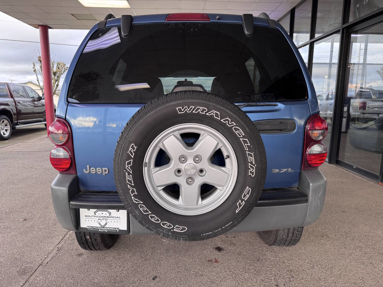 Used 2005 Jeep Liberty Sport image 4