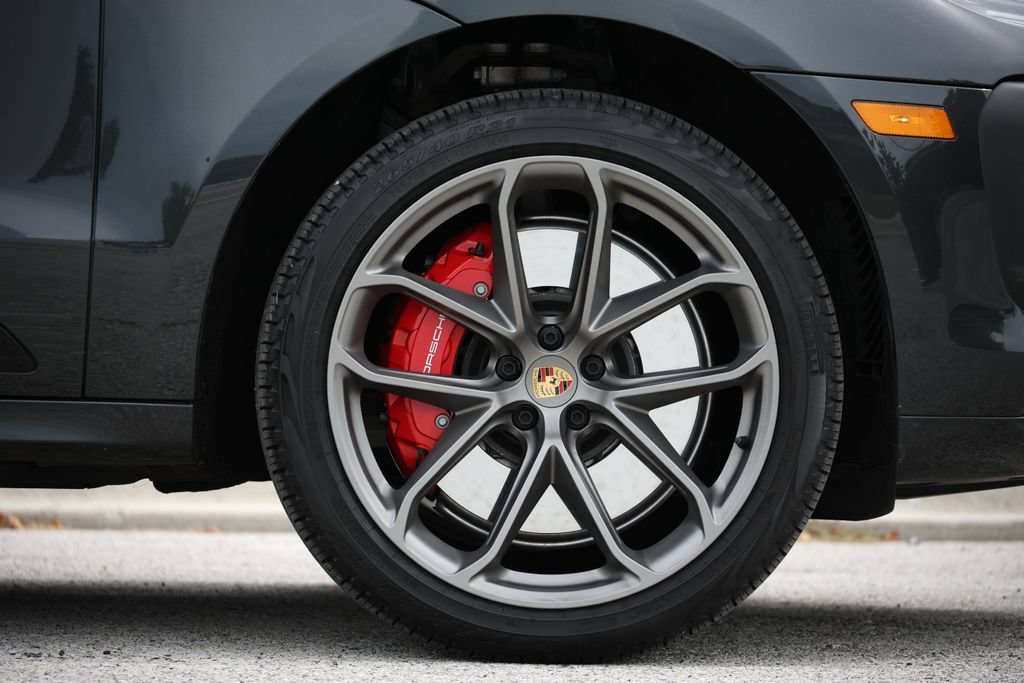 Certified 2025 Porsche Macan GTS AWD/4WD image 33