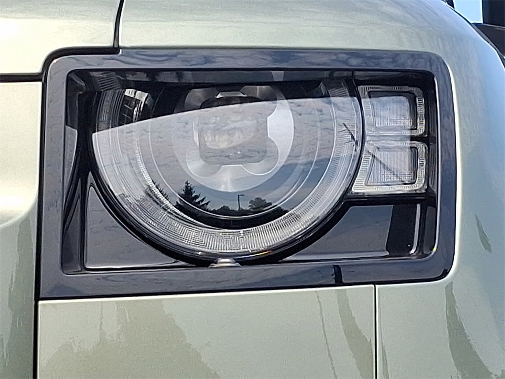 New 2025 Land Rover Defender 110 S image 6